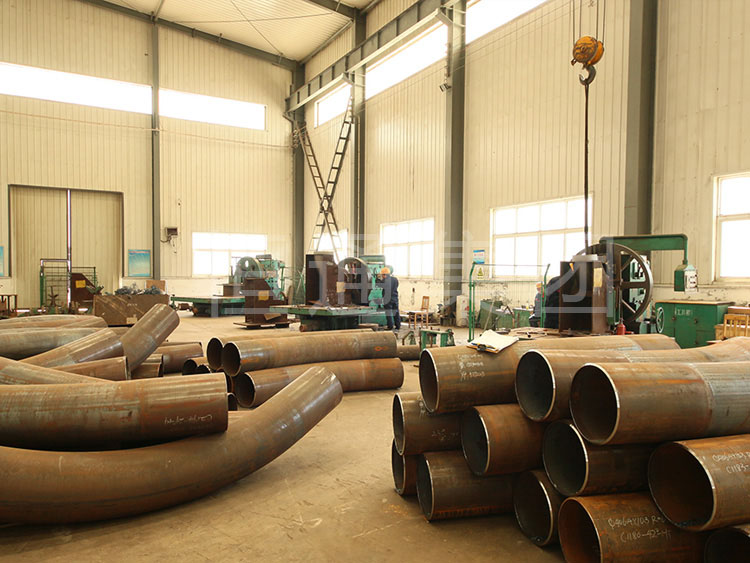 Pipe end beveling machine