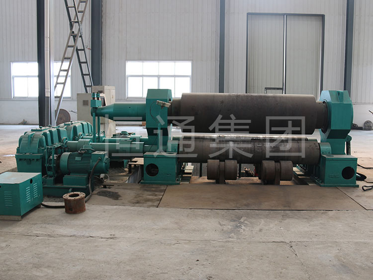 Pipe end beveling machine